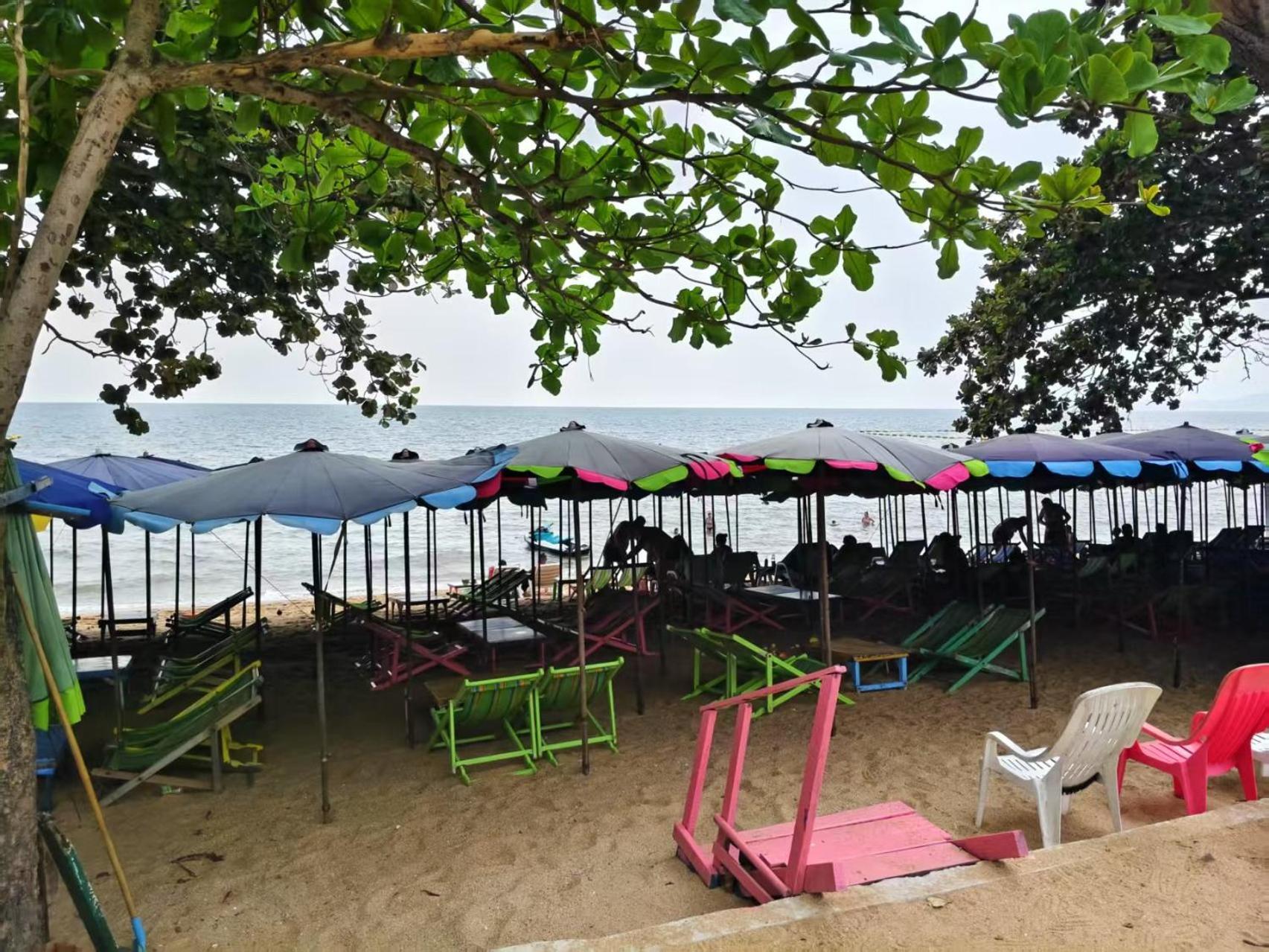 Sun Sky Resort Near Beach ジョムティエンビーチ エクステリア 写真